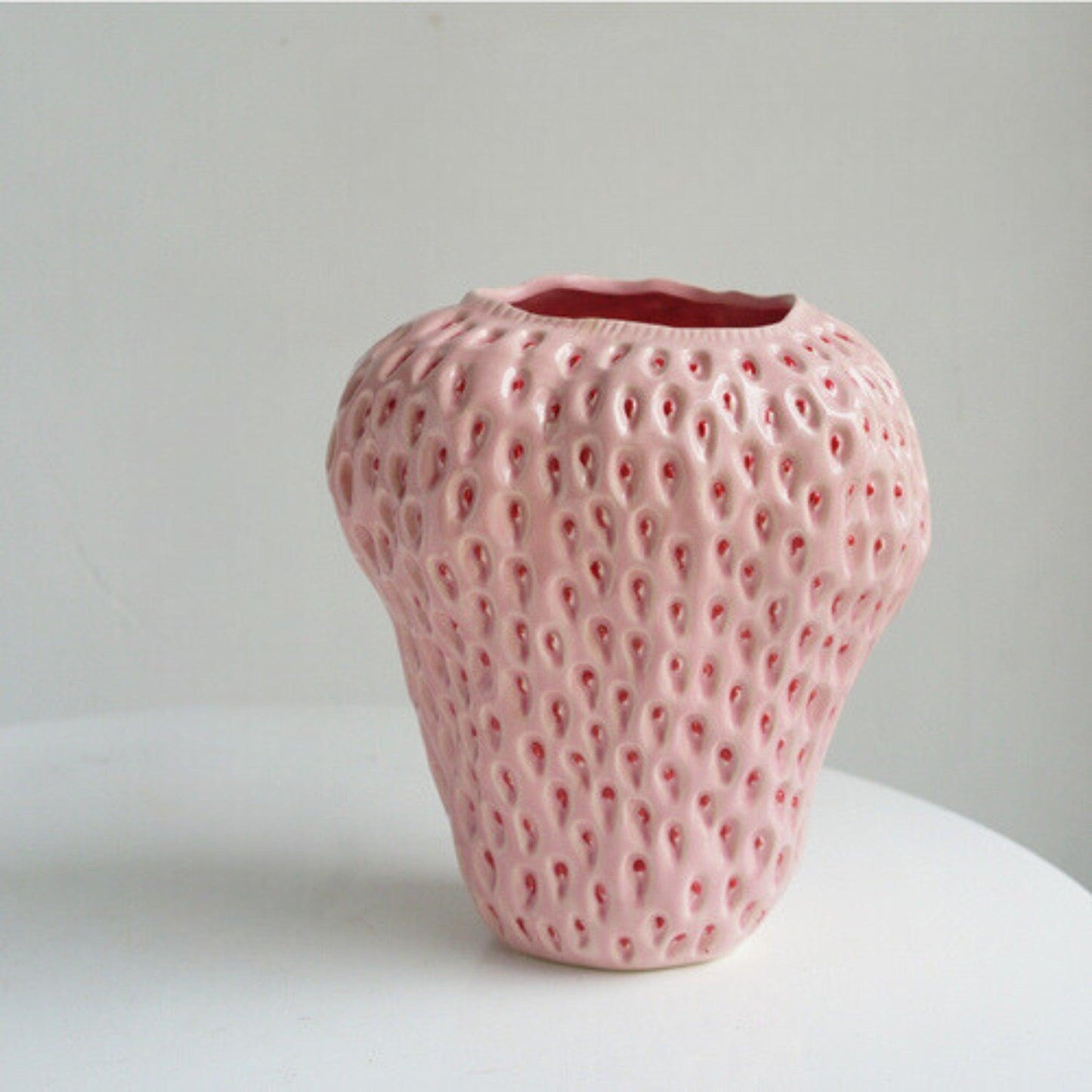 BerryBloom Strawberry Ceramic Vase Decorative Fruit Shaped Plant Pot