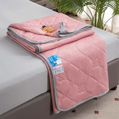 Breathable Cooling Blanket for Warm Summer Nights