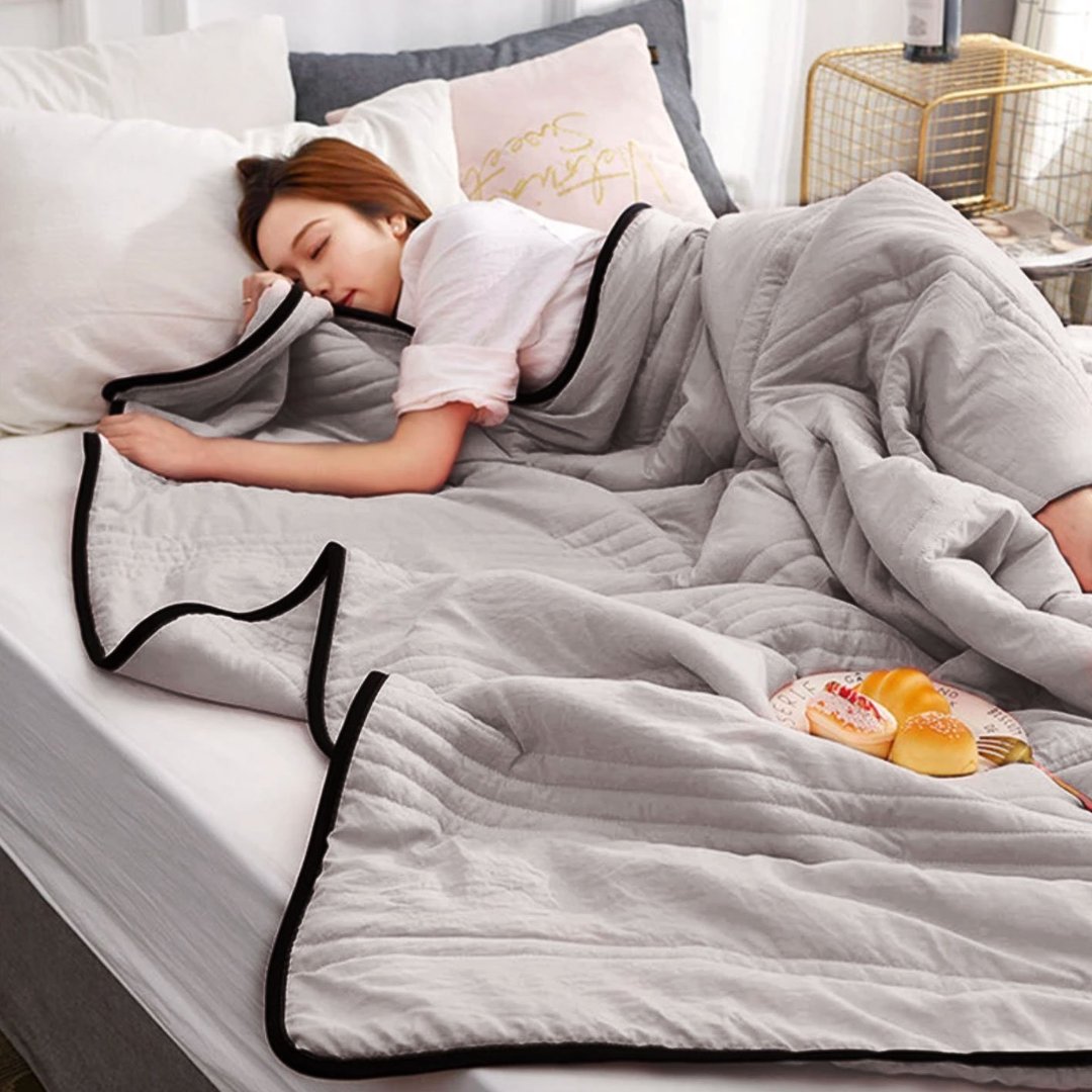 ChillBreeze Cooling Blanket Lightweight Breathable Summer Blanket for Hot Sleepers