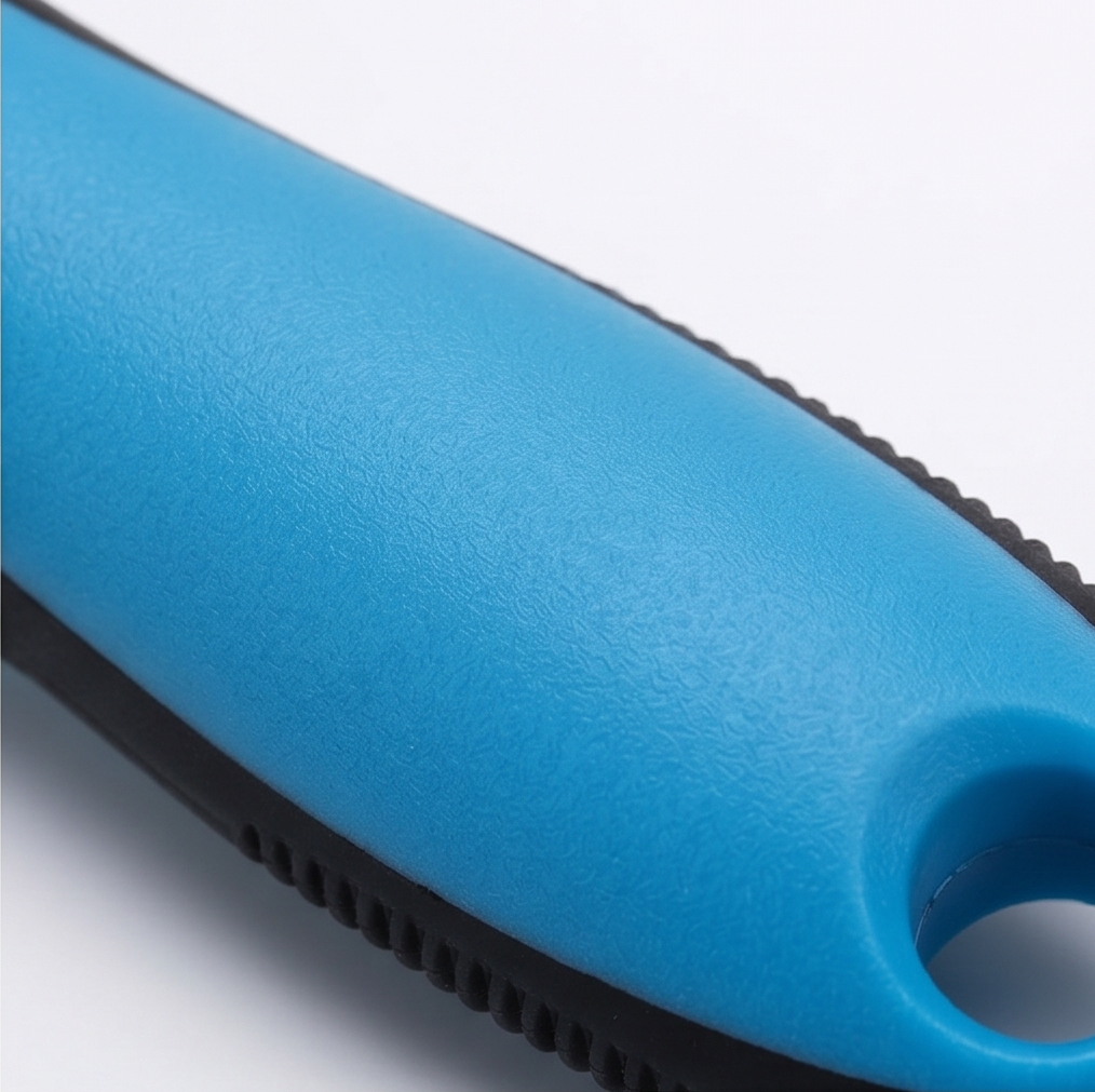 Double-Sided Dematting Brush for Dogs with 17-Blade Rake and 90-Tooth Deshedding Side