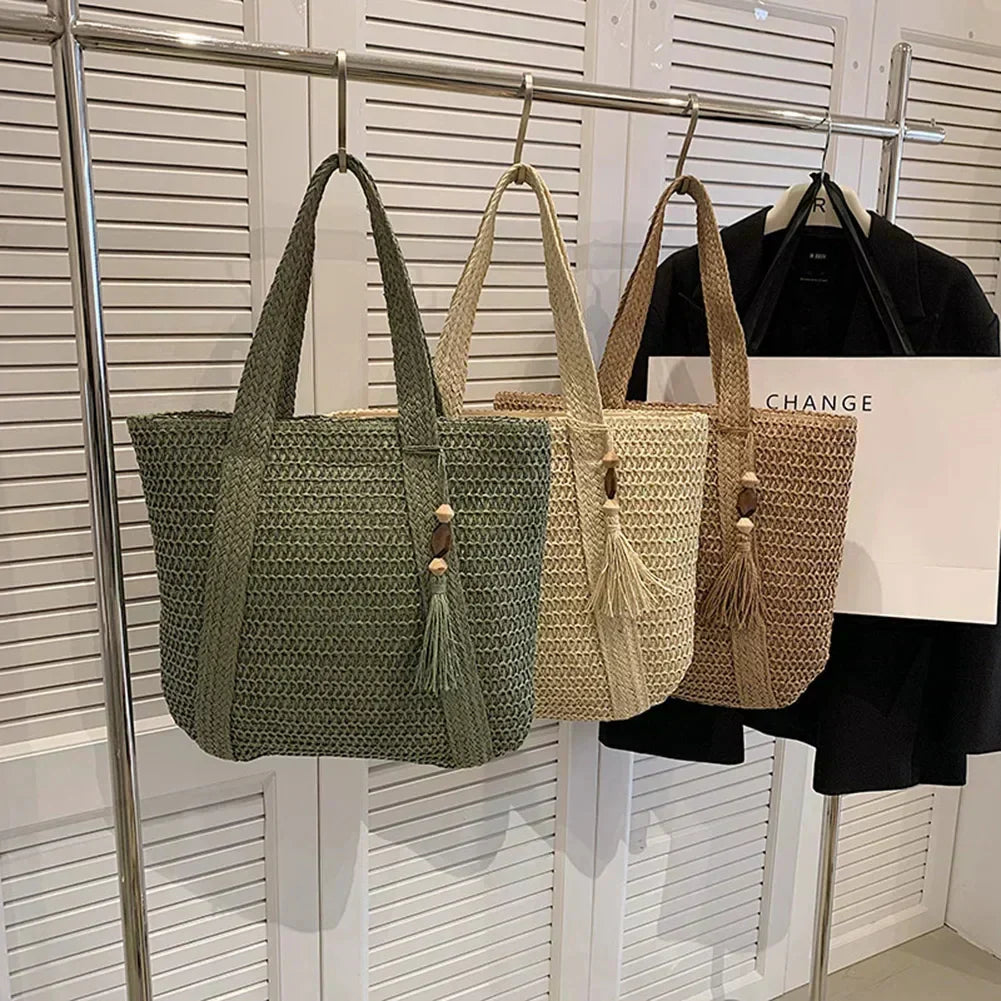 EcoChic Rattan Handbag Stylish Sustainable Everyday Tote