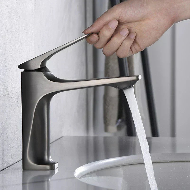Elegant Chrome Bathroom Tap with Single Lever Control