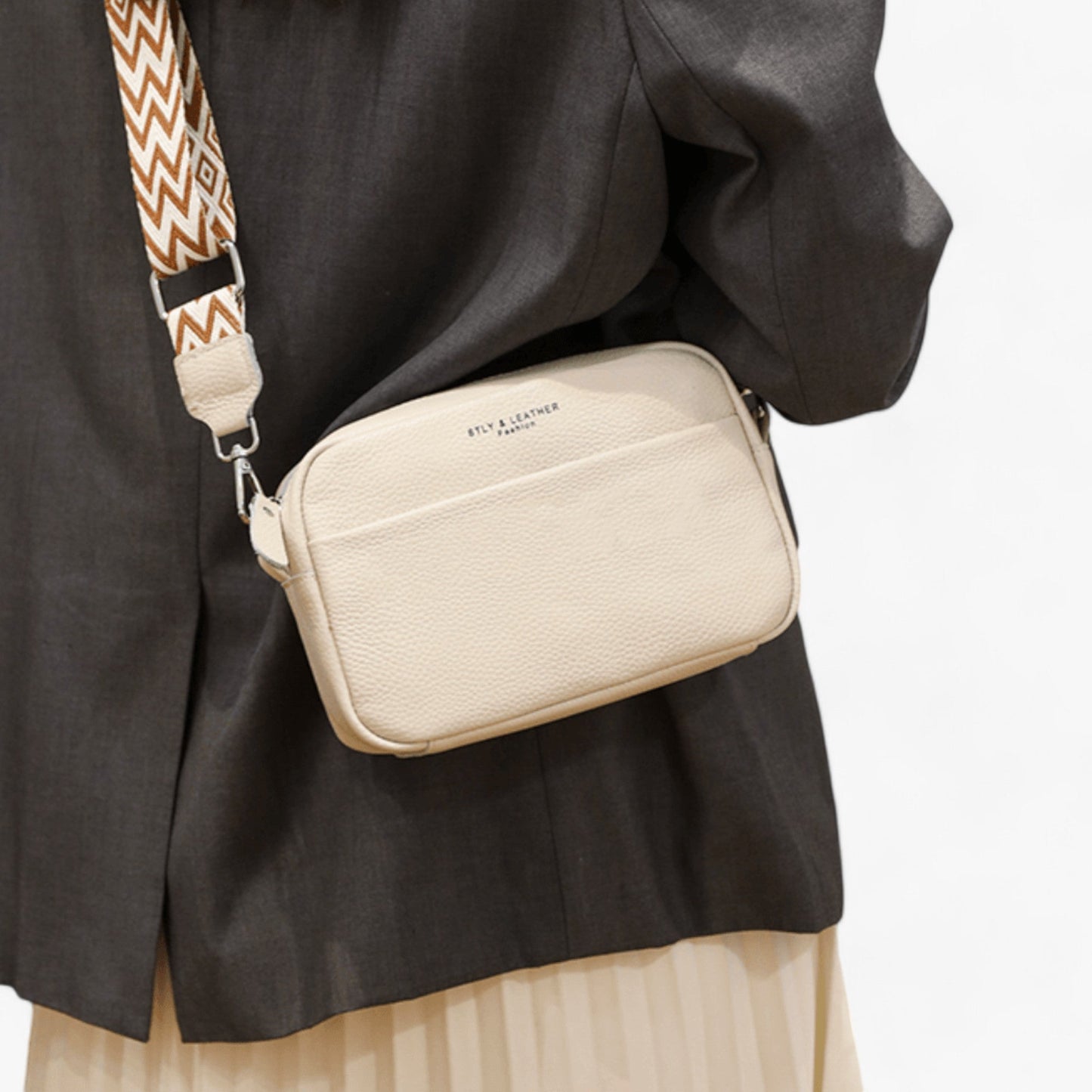 Elegant Leather Crossbody Bag for Women with Compact Design