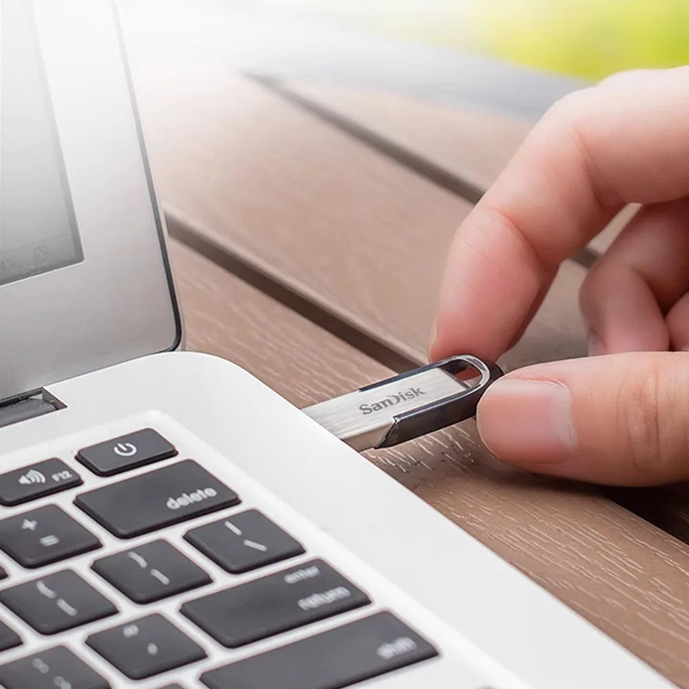 Unità flash USB in metallo crittografata per l'archiviazione portatile sicura