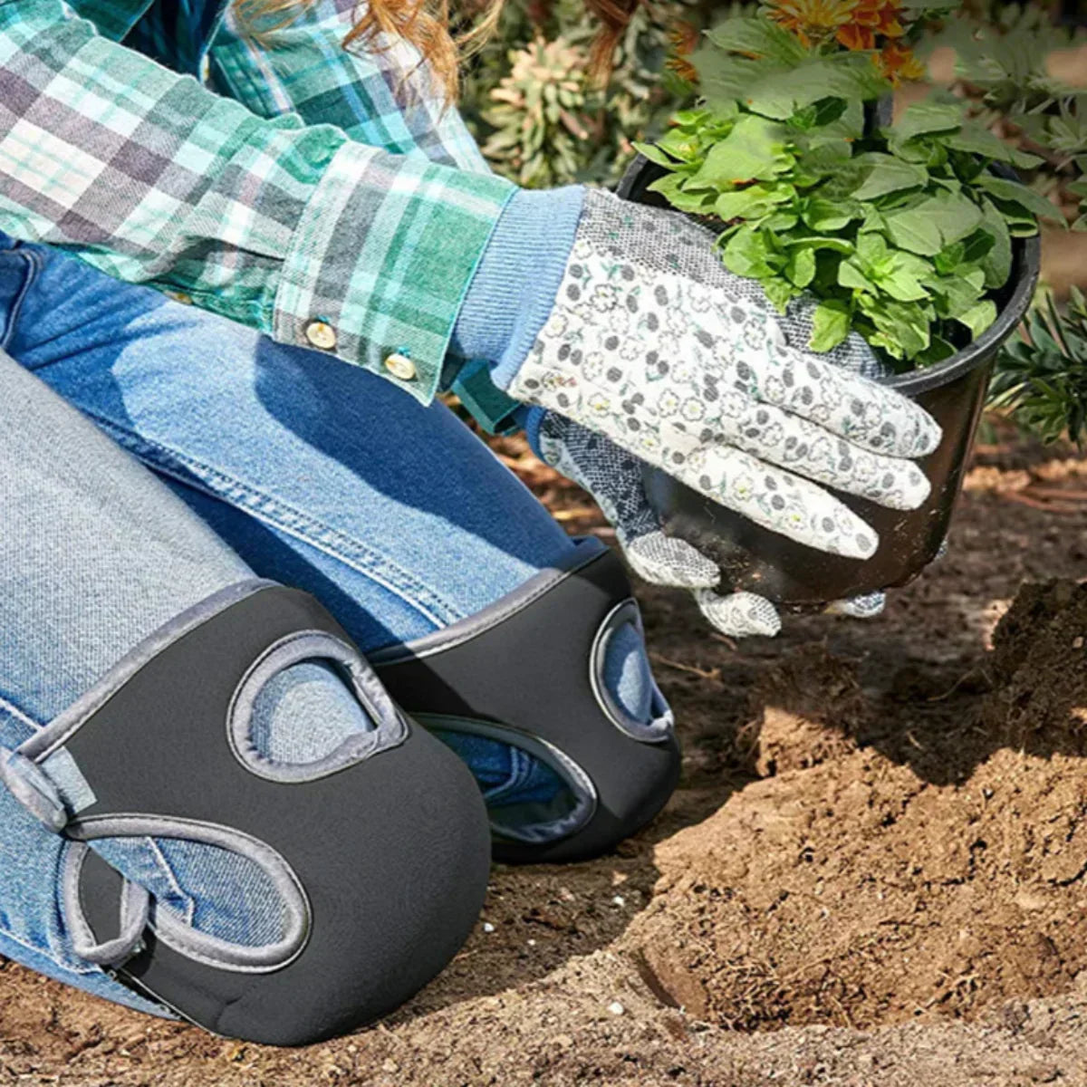 Ergonomic Garden Knee Pads with Extra Cushioning for Comfortable Kneeling