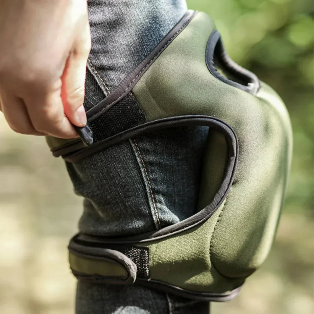 Ergonomic Garden Knee Pads with Extra Cushioning for Comfortable Kneeling