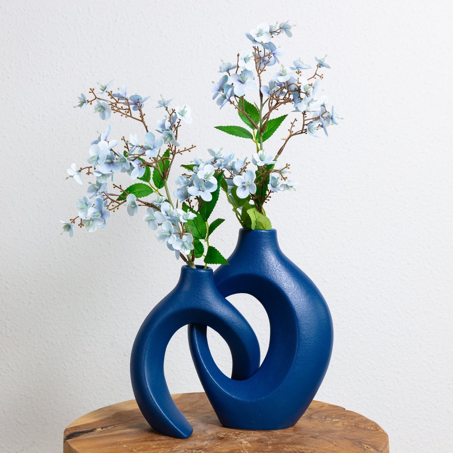 Gleora Intertwined Ceramic Flower Vase Elegant Decorative Centrepiece
