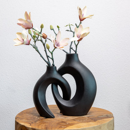 Gleora Intertwined Ceramic Flower Vase Elegant Decorative Centrepiece