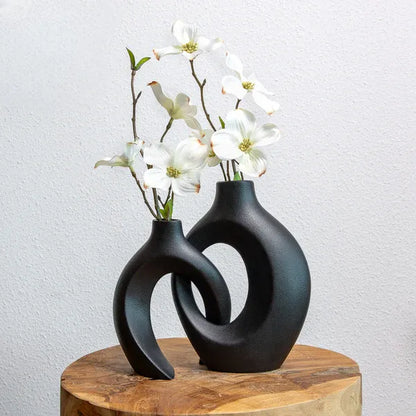 Gleora Intertwined Ceramic Flower Vase Elegant Decorative Centrepiece