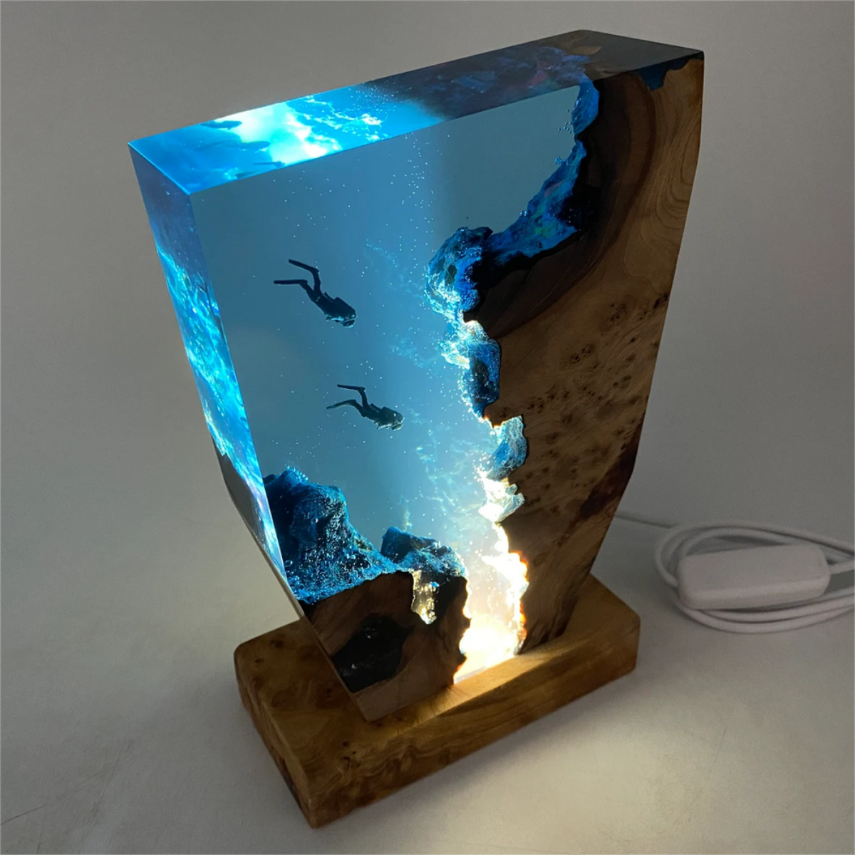 Lampada Subacqueo Handmade Ocean Resin Lamp with Soft Ambient Glow
