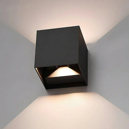 Luxe Motion Sensor Wall Light Warm LED 2700K