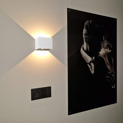 Luxe Motion Sensor Wall Light Warm LED 2700K