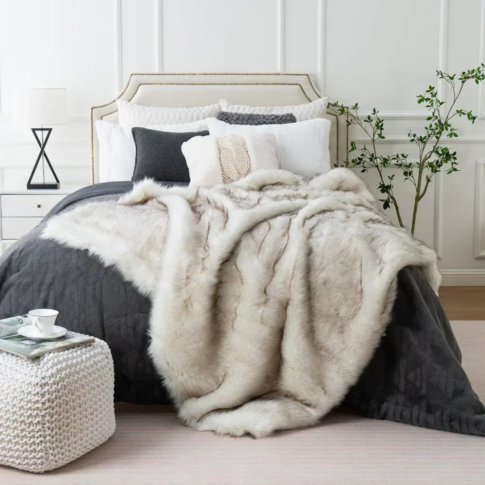 Luxury Faux Fox Fur Throw Blanket with Ultra Soft Plush Feel and Elegant Home Decor Design
