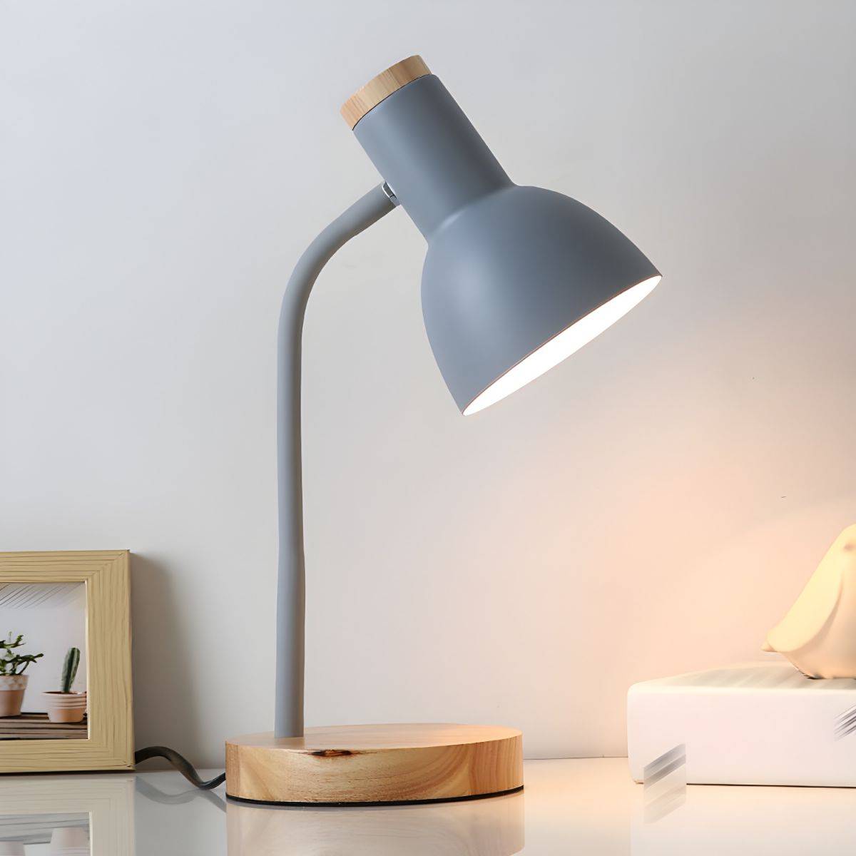 Nordic Style Table Lamp with Wooden Base and Metal Shade