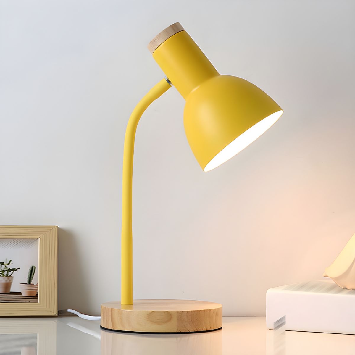 Nordic Style Table Lamp with Wooden Base and Metal Shade
