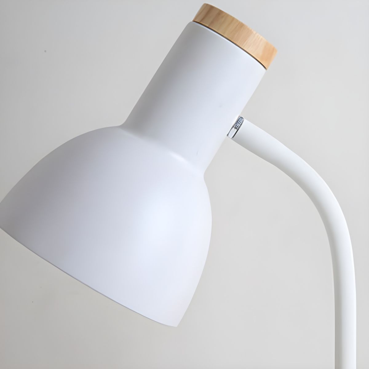 Nordic Style Table Lamp with Wooden Base and Metal Shade