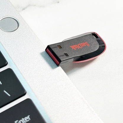 Portable USB Flash Drive for Everyday File Storage and Transfer