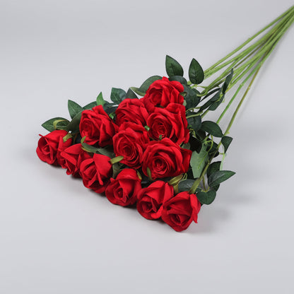 Bouquet di rose rosse artificiali, decorazione floreale in plastica per la casa