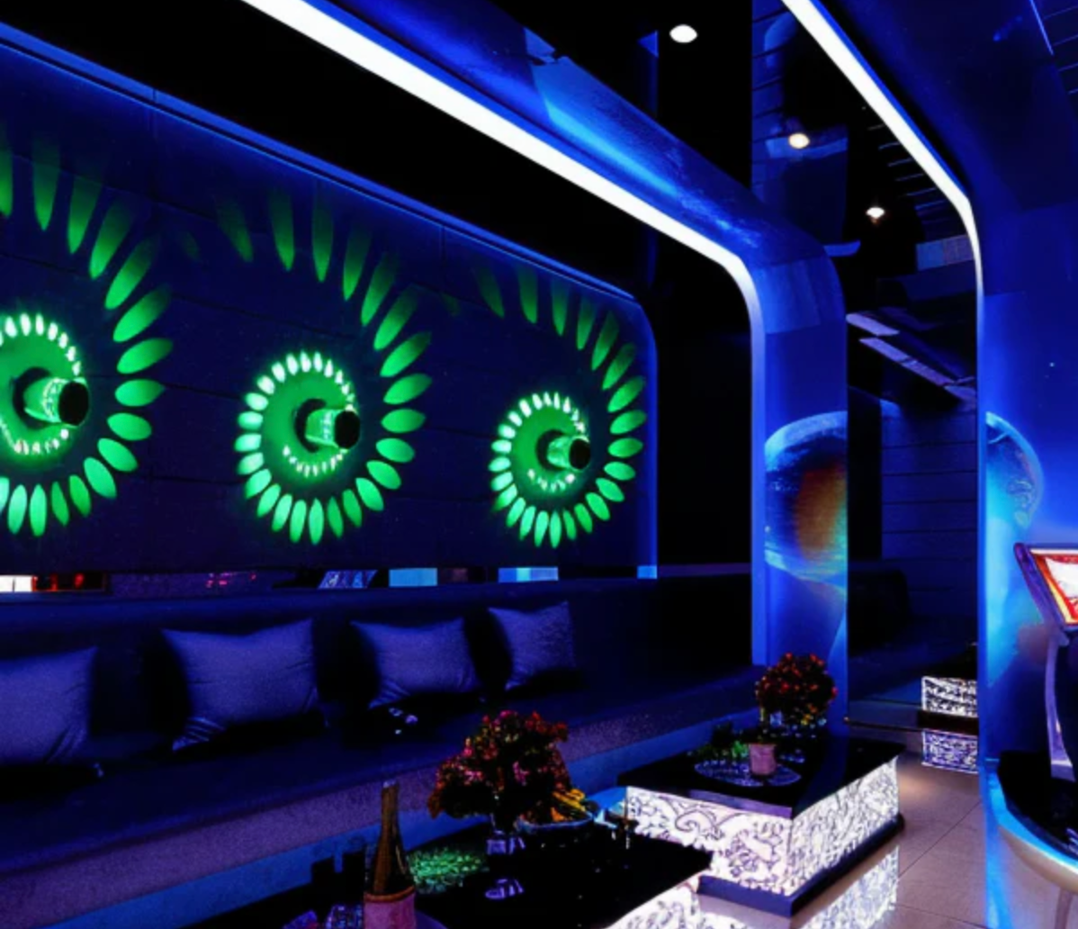 LuminBlast LED Spiral Wall Light Colorful Modern Indoor Wall Lamp