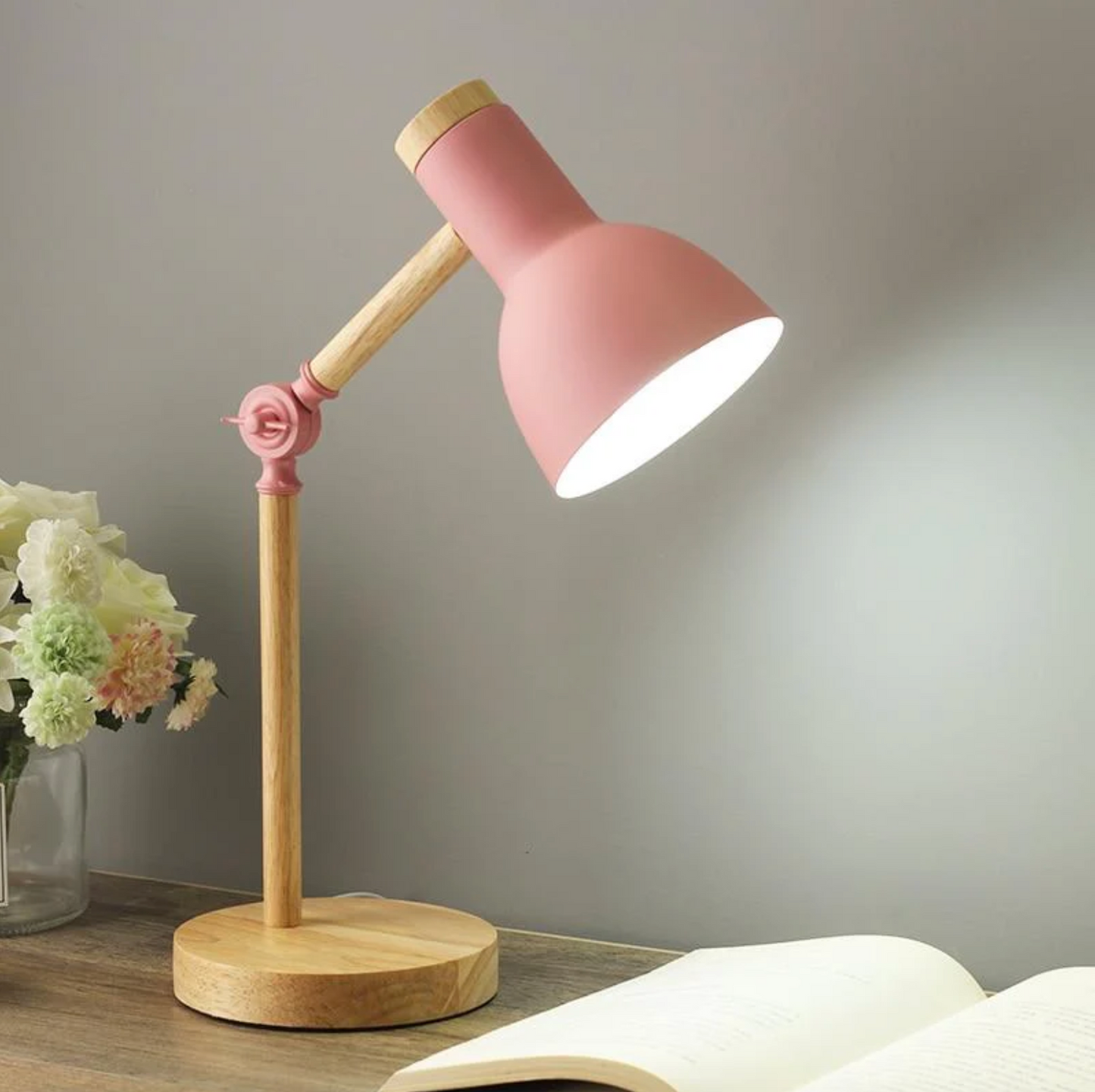 Nordic Wooden Desk Lamp with Adjustable Arm for Modern Ambient Lighting