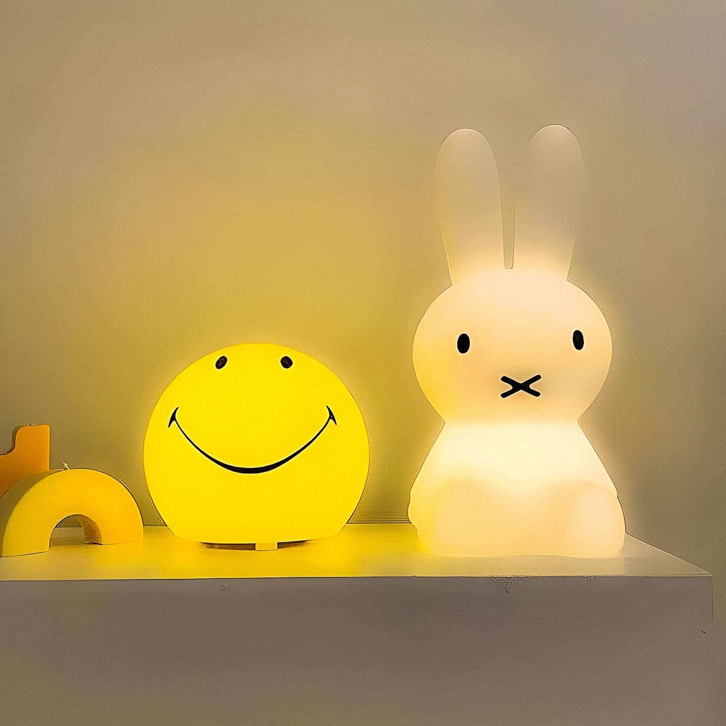 SmileyGlow Dimmable LED Night Lamp with Warm Ambient Light