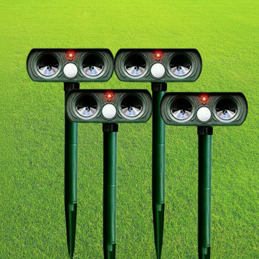 Solar Powered Pest Repeller Outdoor Animal Deterrent Motion Sensor Light
