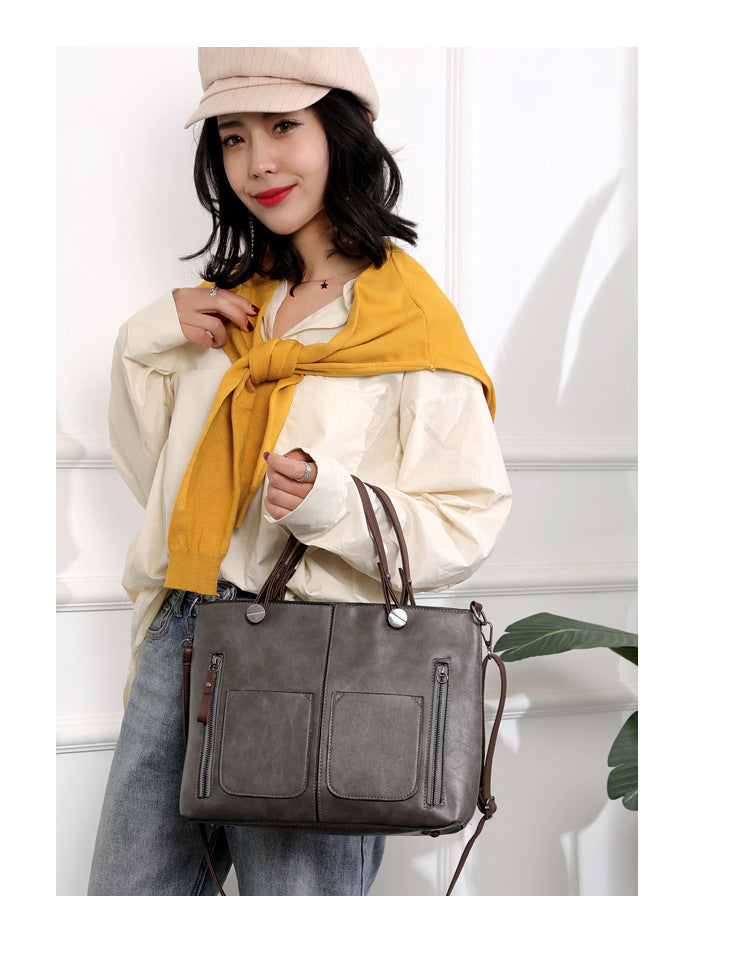 Vintage Leather Style Shoulder Bag for Women with Adjustable Strap and Spacious Design