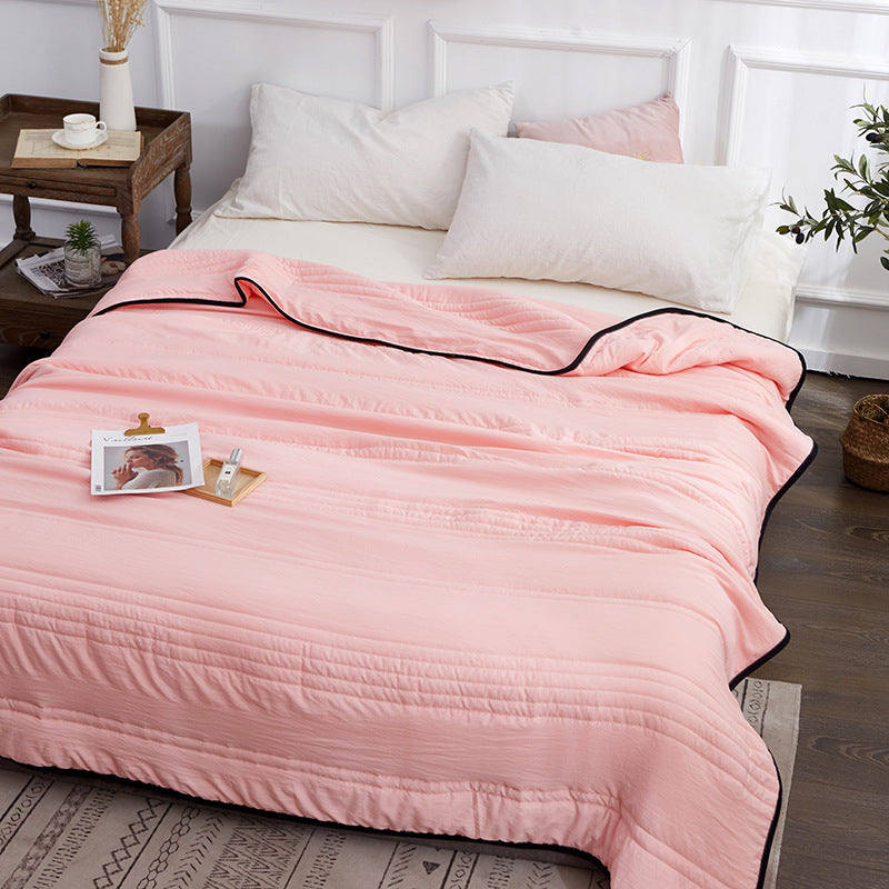 Washable Cooling Blanket with Breathable Fibres and Quick-Drying Fabric