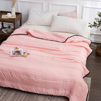 Washable Cooling Blanket with Breathable Fibres and Quick-Drying Fabric