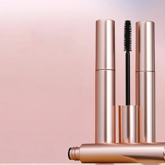 Wasserfeste, verlängernde und geschwungene Mascara für mehr Wimpernvolumen