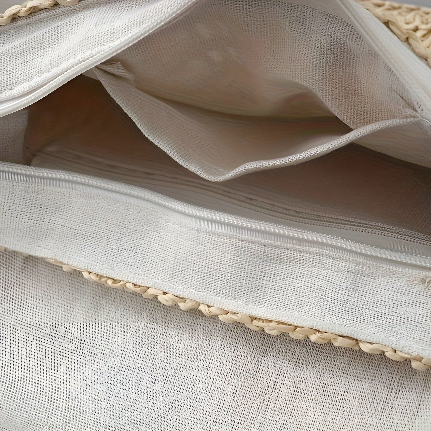 Woven Straw Shoulder Bag with Vintage Style for Summer Travel and Everyday Use